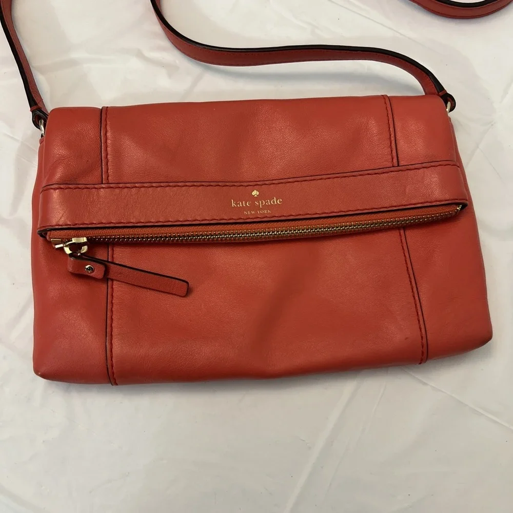Kate Spade Fremont Place JULIAN Red Coral Leather Purse Crossbody Bag 10 X 6‎